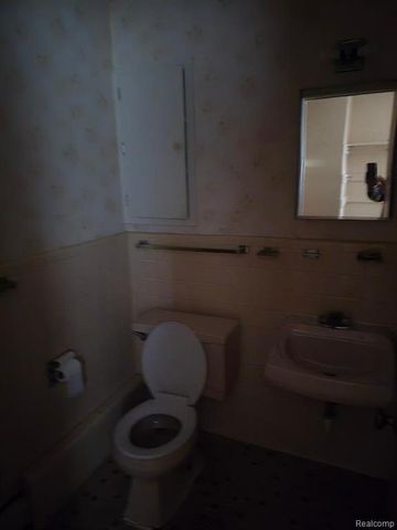 25102 Friar Lane, Southfield, MI 48033