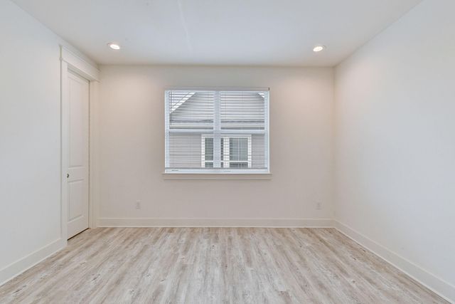 2705 Oakwood Crest Lane, Houston, TX 77018