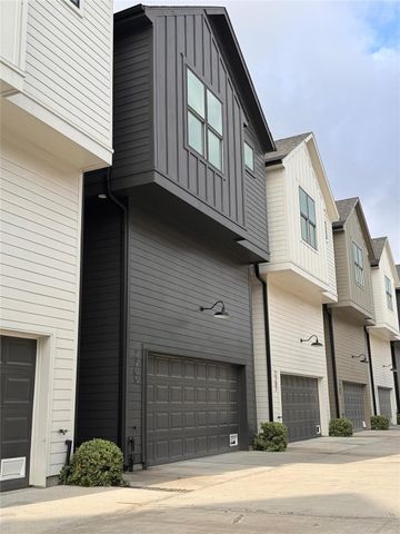 2705 Oakwood Crest Lane, Houston, TX 77018