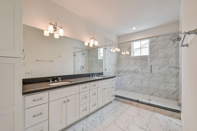 2705 Oakwood Crest Lane, Houston, TX 77018