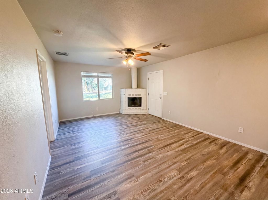 Image 3 of property listing at 1218 S JEAN ELIZABETH Place, Avondale, AZ 85323
