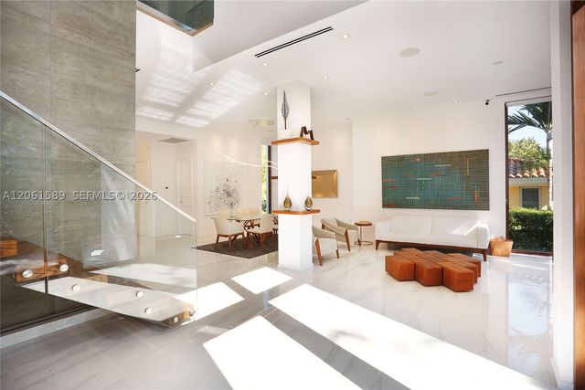 121 Buttonwood Dr, Key Biscayne, FL 33149