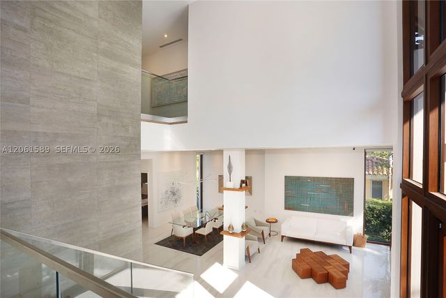 121 Buttonwood Dr, Key Biscayne, FL 33149