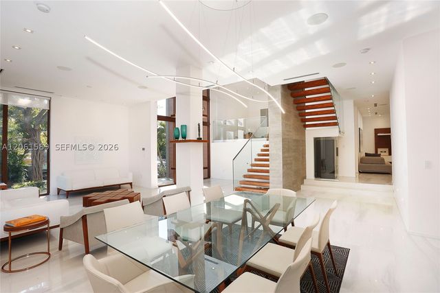 121 Buttonwood Dr, Key Biscayne, FL 33149