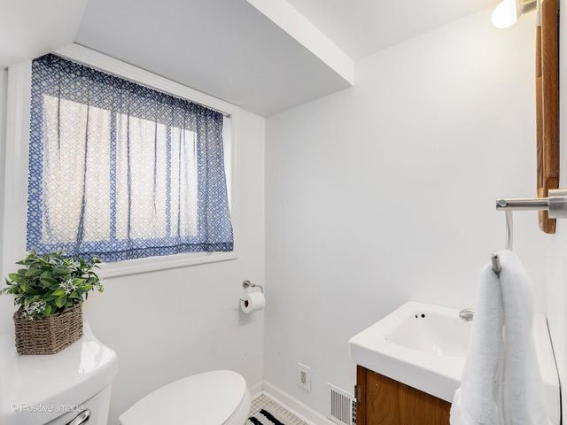 3147 Cleveland Avenue, Brookfield, IL 60513