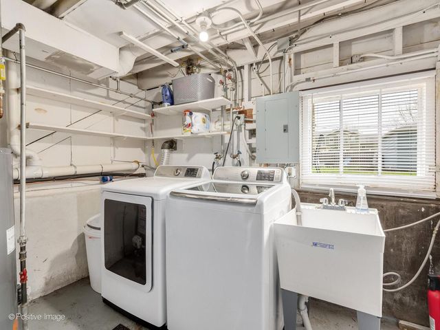 3147 Cleveland Avenue, Brookfield, IL 60513