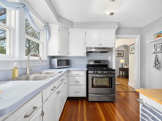 3147 Cleveland Avenue, Brookfield, IL 60513