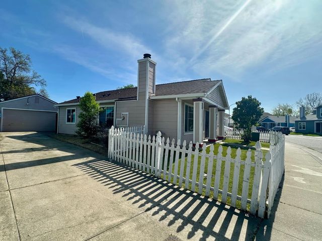 7856 Crestleigh Ct, Antelope, CA 95843