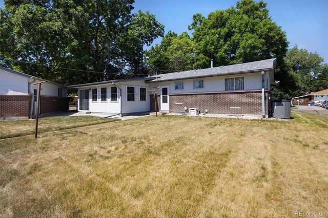 1530 S Estes Street, Lakewood, CO 80232