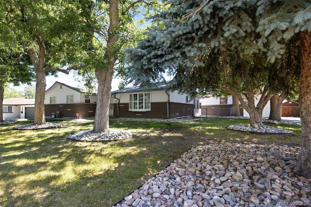 1530 S Estes Street, Lakewood, CO 80232