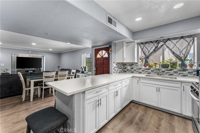 8825 Willis Ave Unit 5, Panorama City, CA 91402