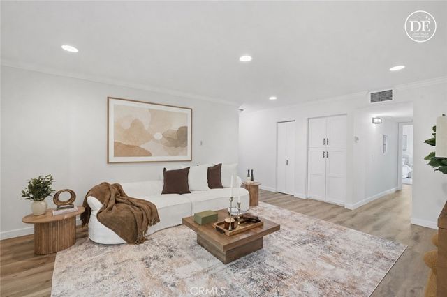 23679 Park Capri 14, Calabasas, CA 91302