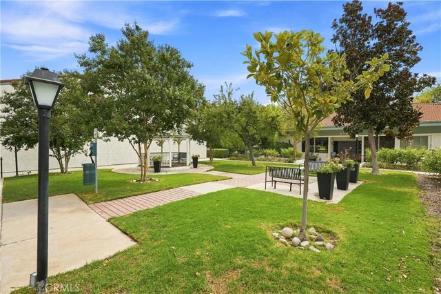 23679 Park Capri 14, Calabasas, CA 91302