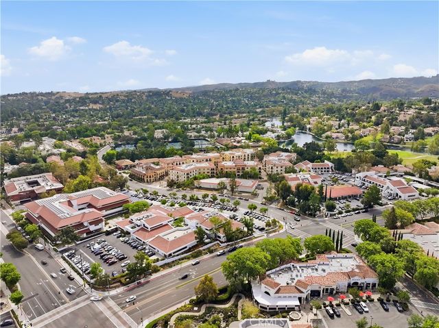 23679 Park Capri 14, Calabasas, CA 91302