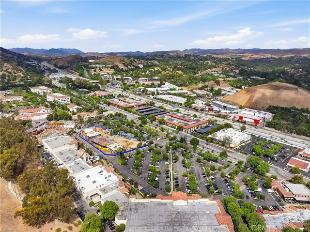 23679 Park Capri 14, Calabasas, CA 91302