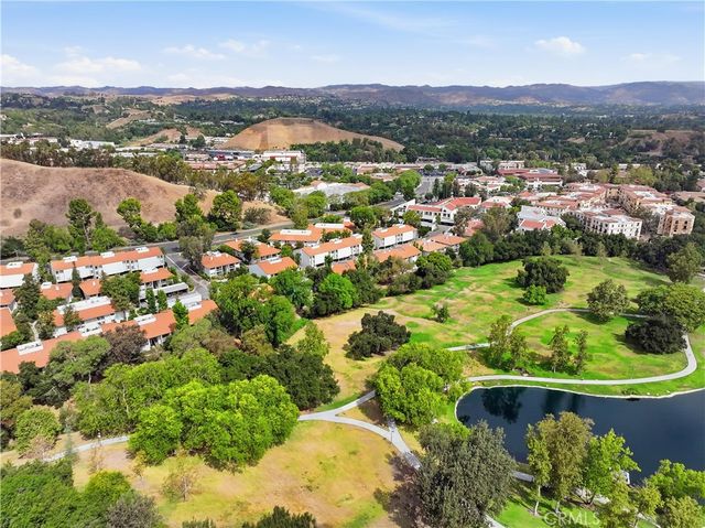 23679 Park Capri 14, Calabasas, CA 91302