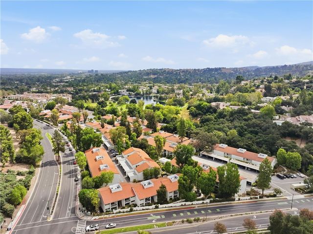 23679 Park Capri 14, Calabasas, CA 91302