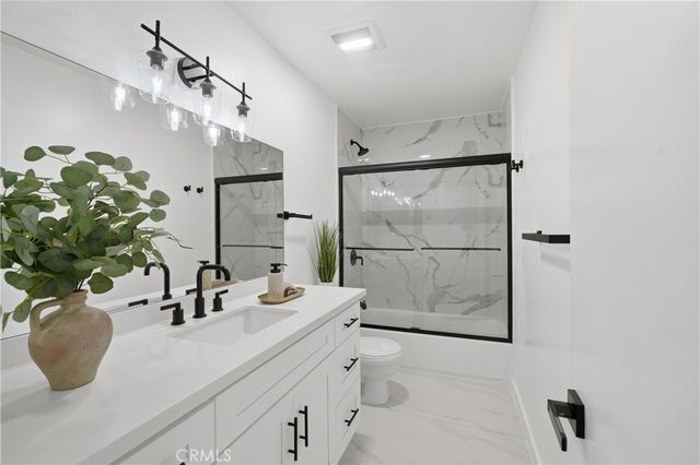 23679 Park Capri 14, Calabasas, CA 91302