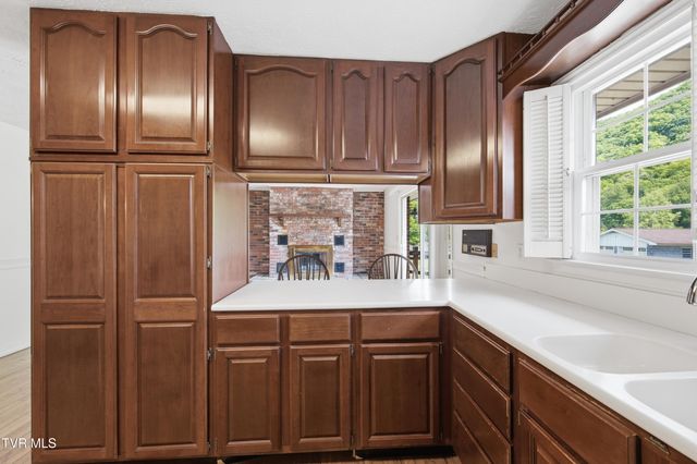 121 Hope Drive, Gate City, VA 24251