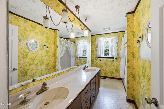 121 Hope Drive, Gate City, VA 24251