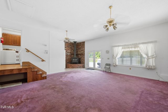 121 Hope Drive, Gate City, VA 24251