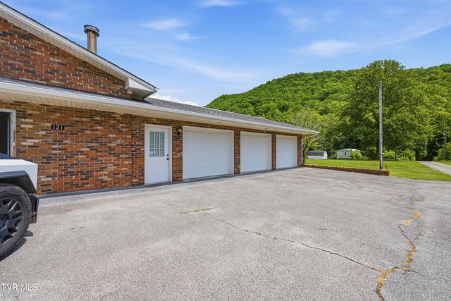 121 Hope Drive, Gate City, VA 24251