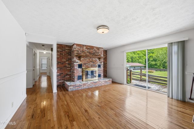 121 Hope Drive, Gate City, VA 24251