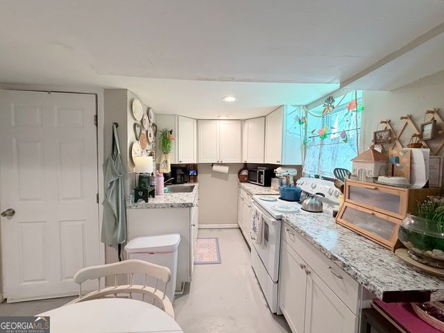 73 Cade Street, Hartwell, GA 30643