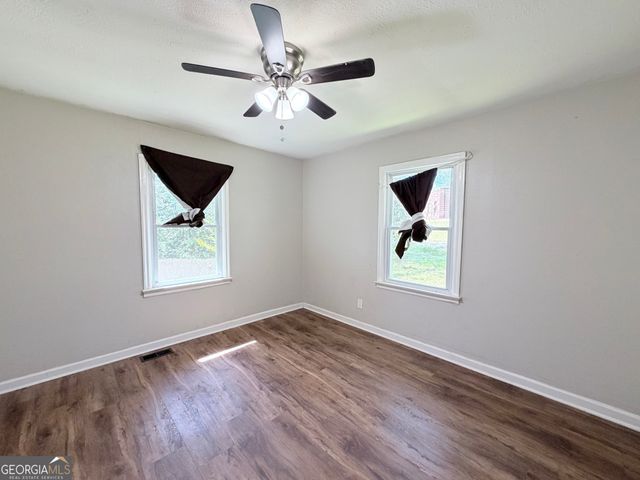 73 Cade Street, Hartwell, GA 30643