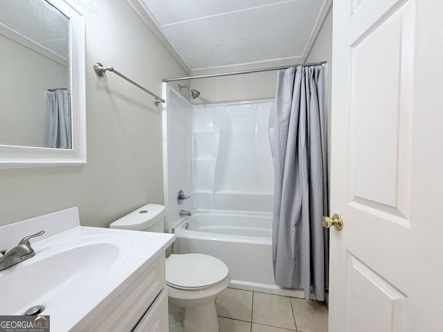 73 Cade Street, Hartwell, GA 30643