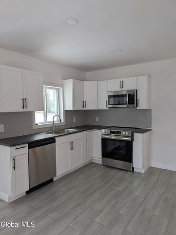 320 Gasner Avenue, Niskayuna, NY 12304