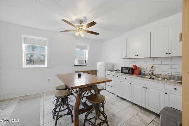 109 Front Street, Schenectady, NY 12305