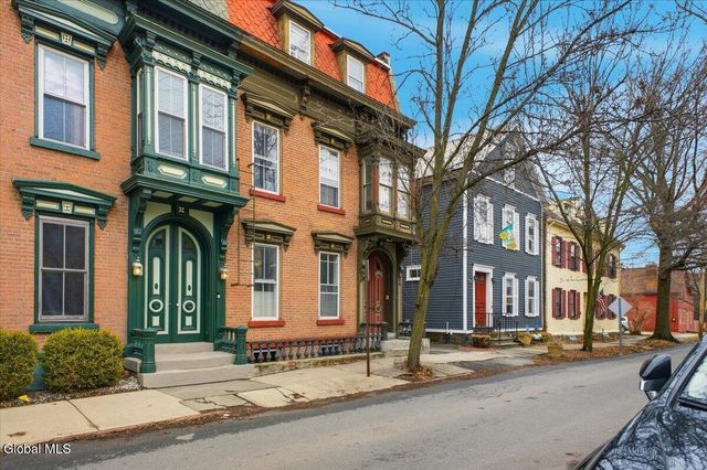 109 Front Street, Schenectady, NY 12305