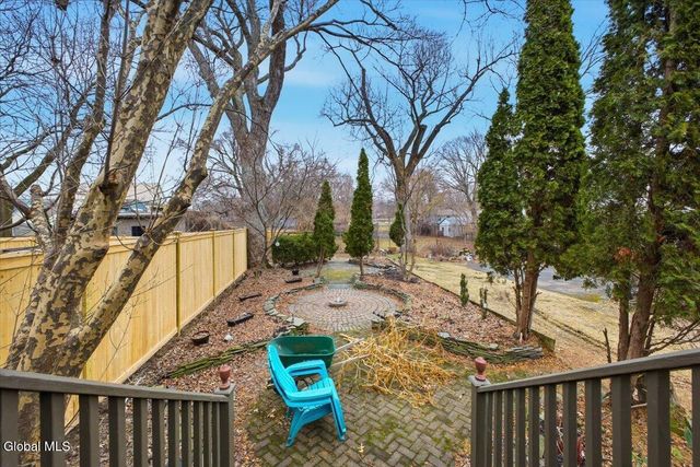 109 Front Street, Schenectady, NY 12305