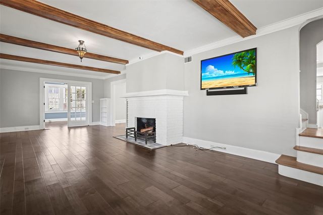 800 18TH AVENUE N, St Petersburg, FL 33704