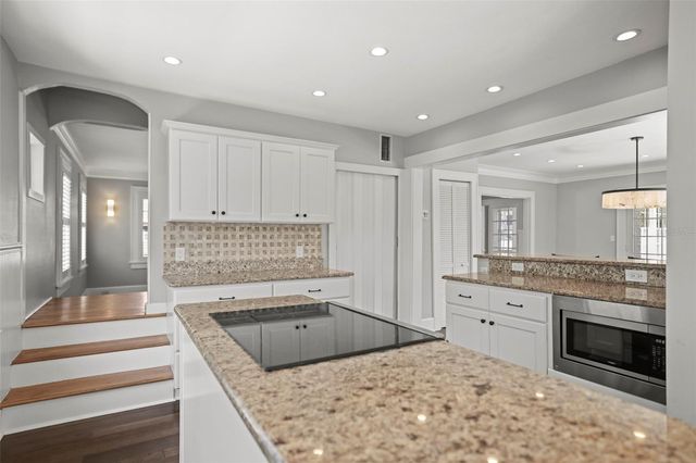 800 18TH AVENUE N, St Petersburg, FL 33704