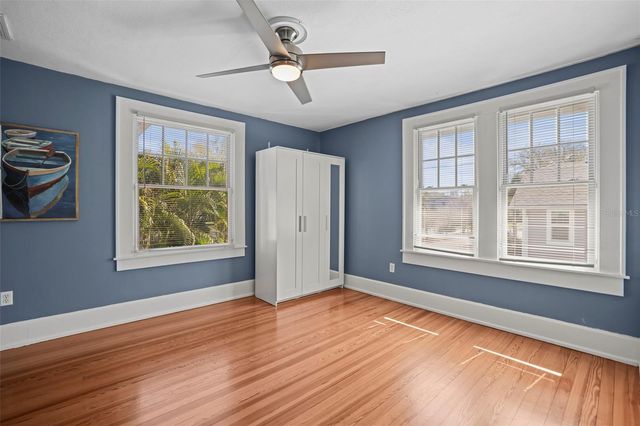 800 18TH AVENUE N, St Petersburg, FL 33704