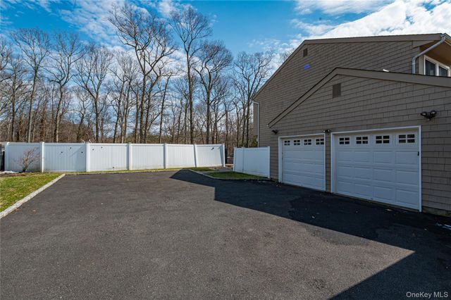 19 Tamara Court, Melville, NY 11747