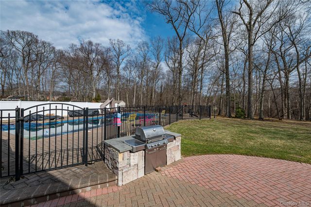 19 Tamara Court, Melville, NY 11747