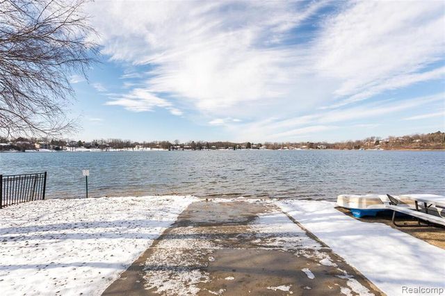 1997 Klingensmith Road 55, Bloomfield Hills, MI 48302