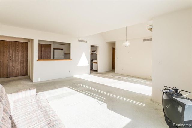 1997 Klingensmith Road 55, Bloomfield Hills, MI 48302