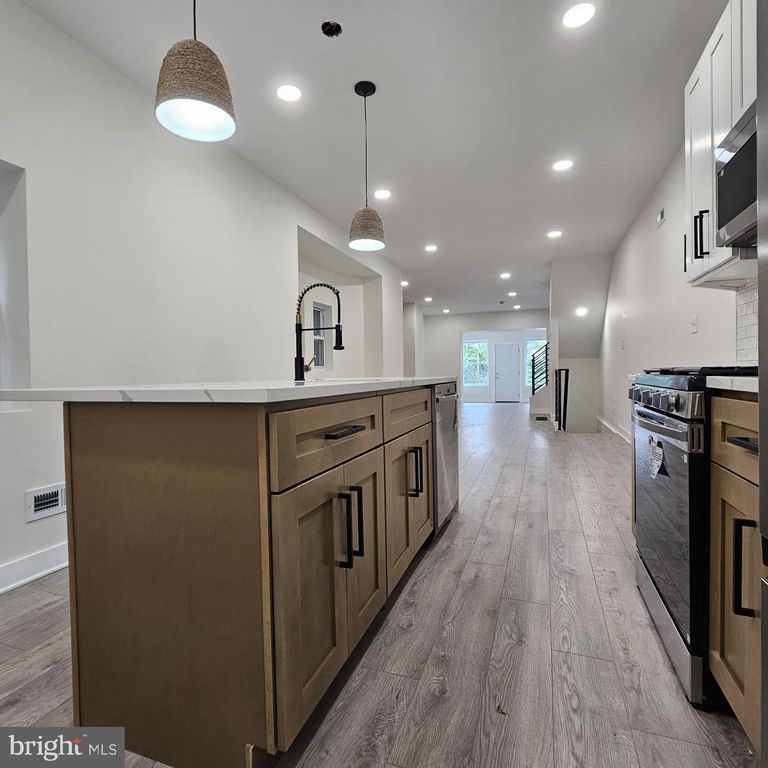441 COBBS CREEK PKWY, Philadelphia, PA 19143 — photo 2