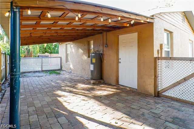 3042 douglas AVE, Fort Myers, FL 33916