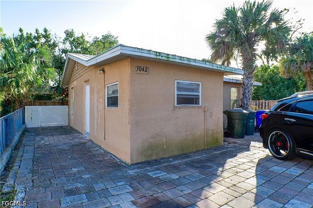 3042 douglas AVE, Fort Myers, FL 33916