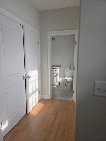 138 Elm St, Uxbridge, MA 01569