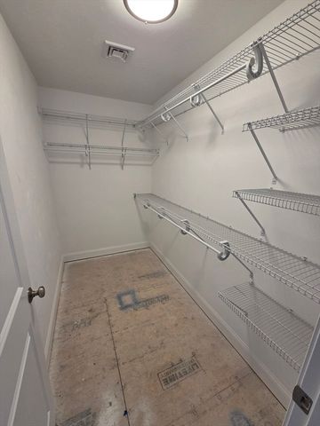 138 Elm St, Uxbridge, MA 01569