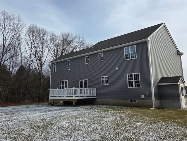 138 Elm St, Uxbridge, MA 01569