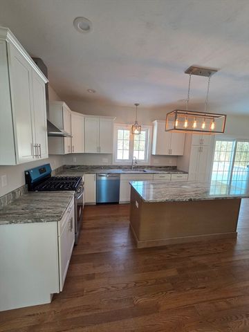 138 Elm St, Uxbridge, MA 01569