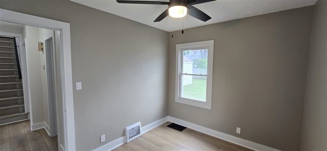 1349 W Summit Avenue, Muskegon, MI 49441