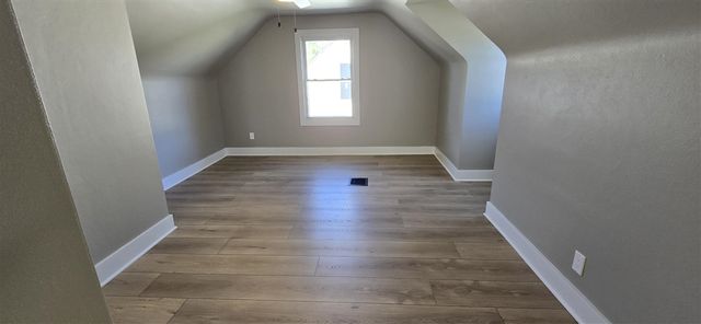 1349 W Summit Avenue, Muskegon, MI 49441
